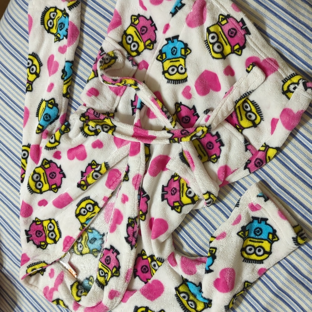 Super Soft Minions Girls Bath Robe